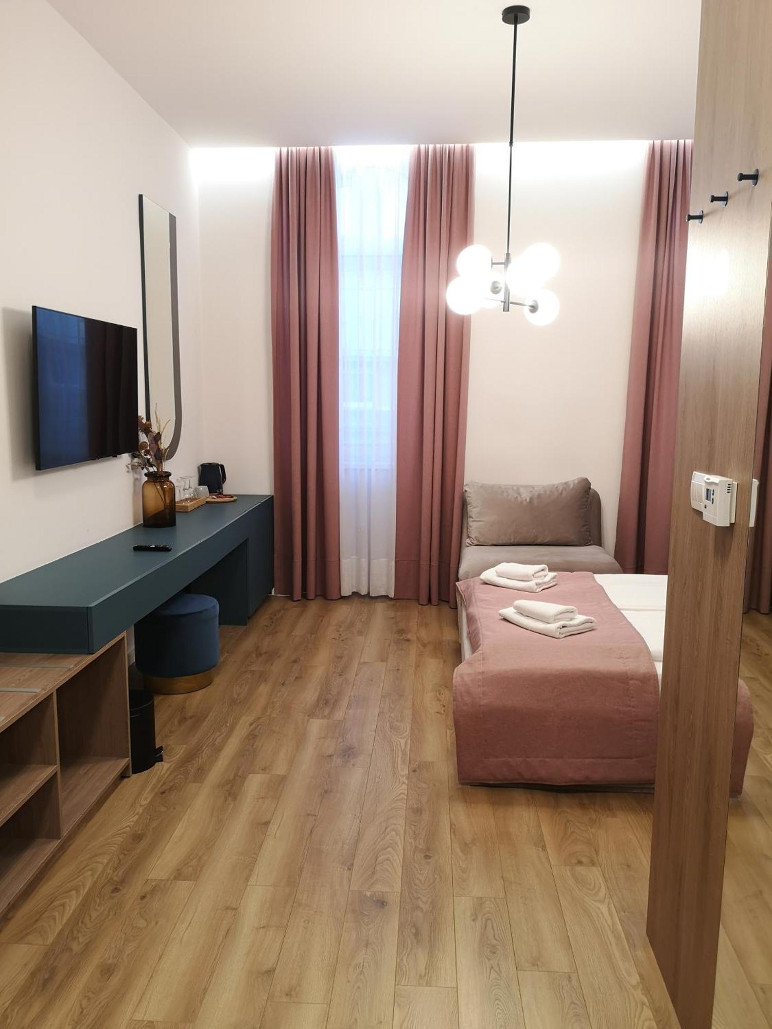 Lux City Apartments & Rooms Sarajevo Exterior photo